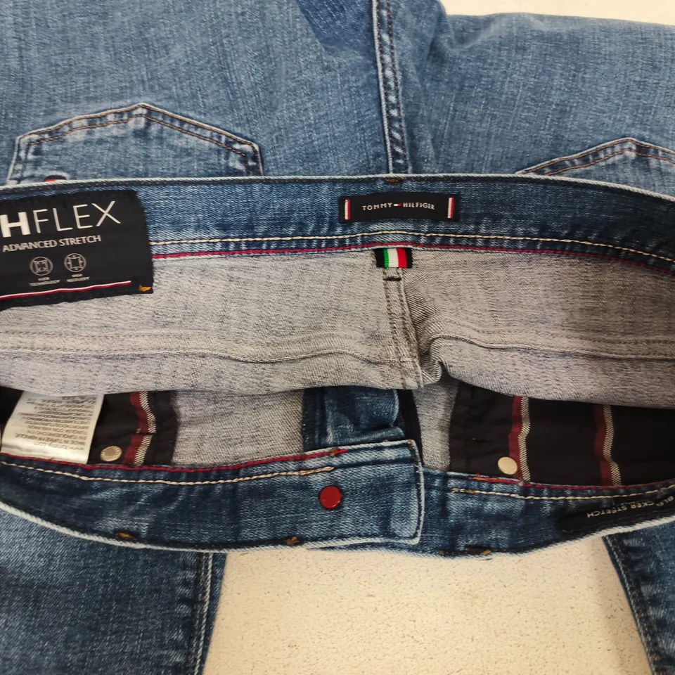 TOMMY HILFIGER THFLEX JEANS – DARK BLUE DENIM, MEN'S SIZE 34R