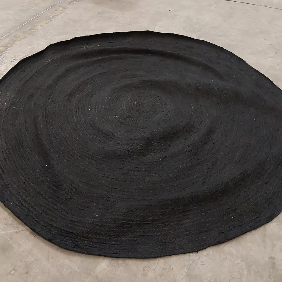 BERNYCE BLACK RUG - 8' ROUND