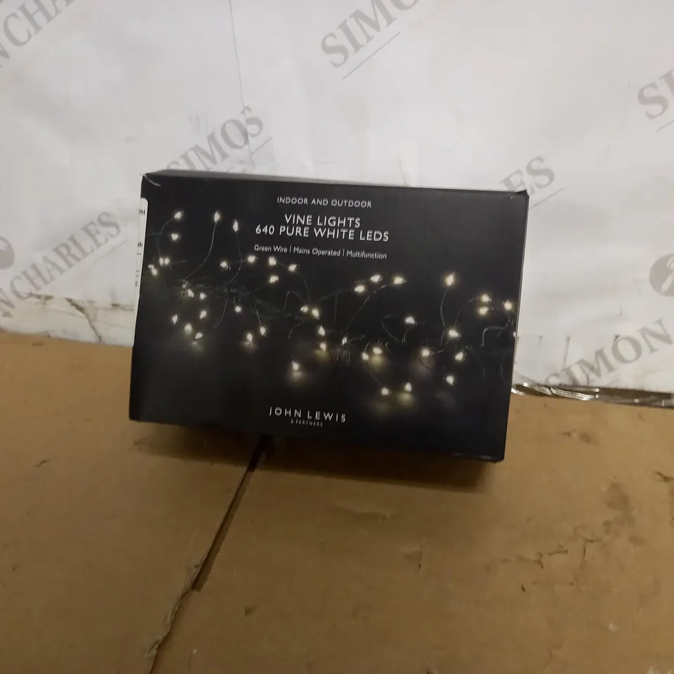 INDOOR AND OUTDOOR VINE LIGHTS 640 PURE WHITE LIGHTS