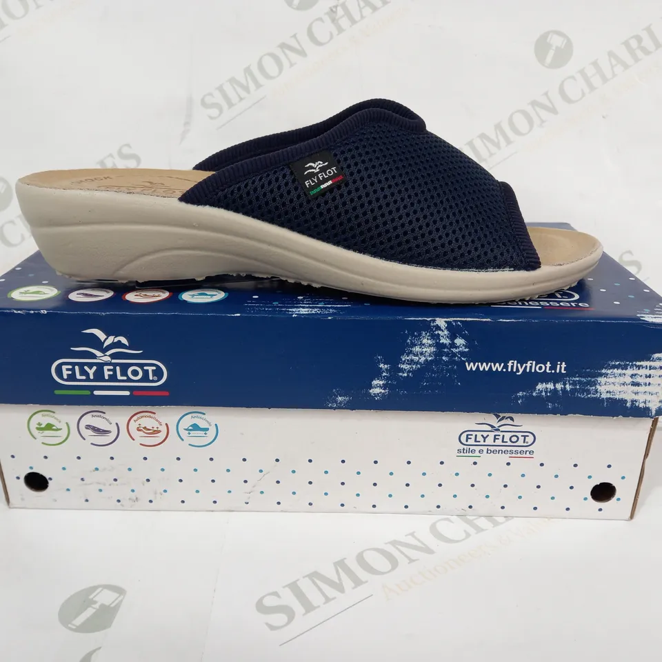 BOXED PAIR OF FLY FLOT FLY27046 OPEN TOE SLIP-ON SHOES IN NAVY EU SIZE 38