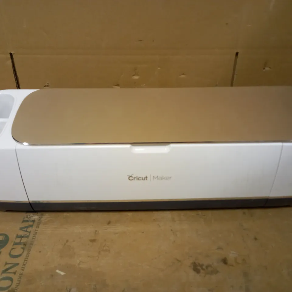 CRICUT MAKER SMART CUTTING MACHINE