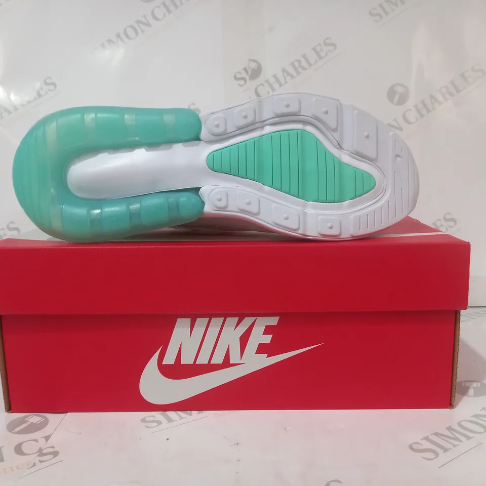 BOXED PAIR OF NIKE AIR MAX 270 SHOES IN WHITE/EMERALD UK SIZE 5