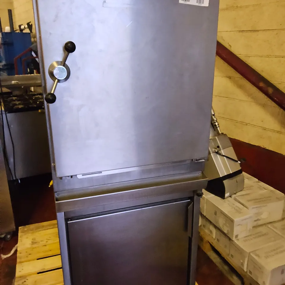 BARTLETT GAS FIRED STEAM OVEN