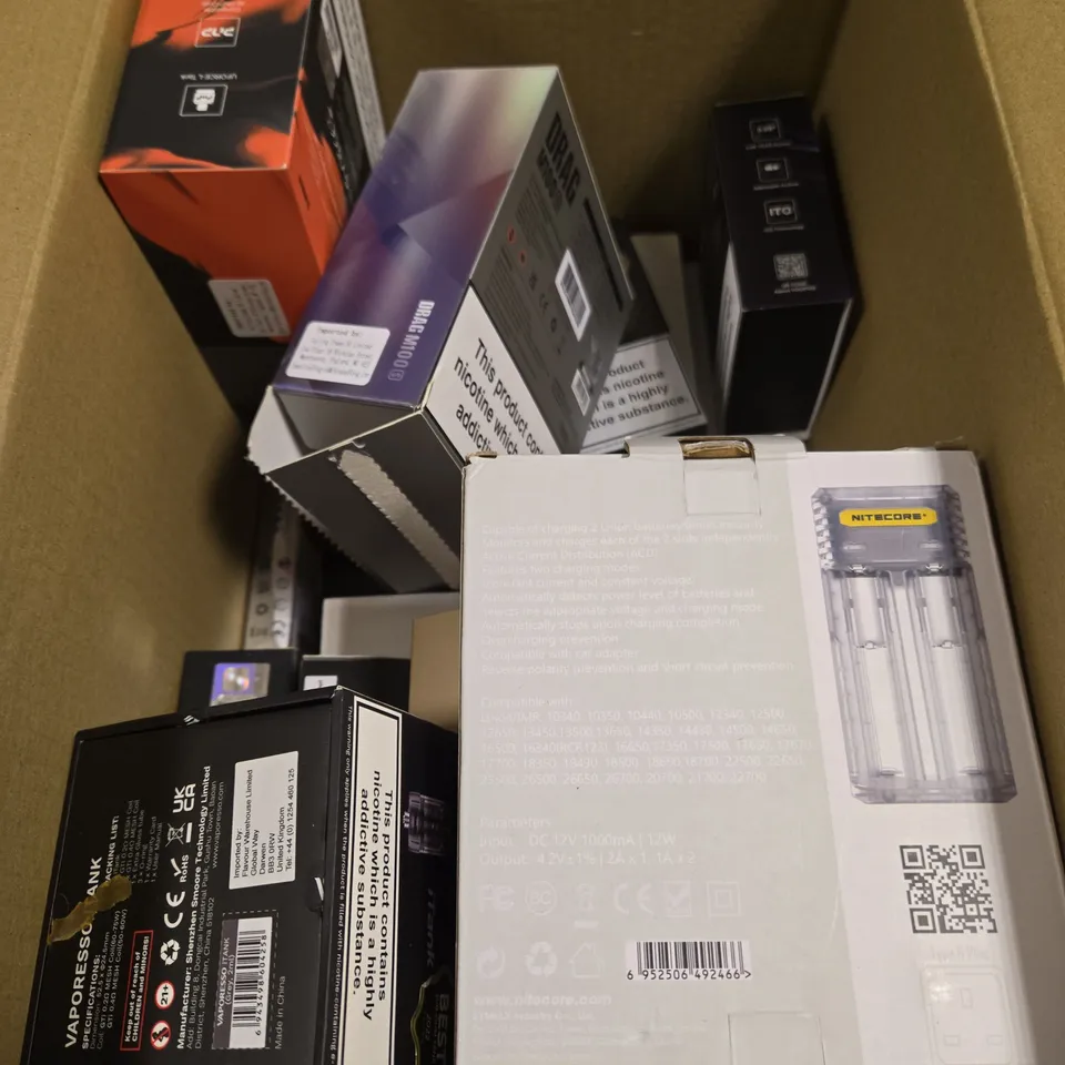 APPROXIMATELY 20 VAPES & E-CIGARETTES TO INCLUDE VAPORESSO, VOOPOO, UWELL ETC 