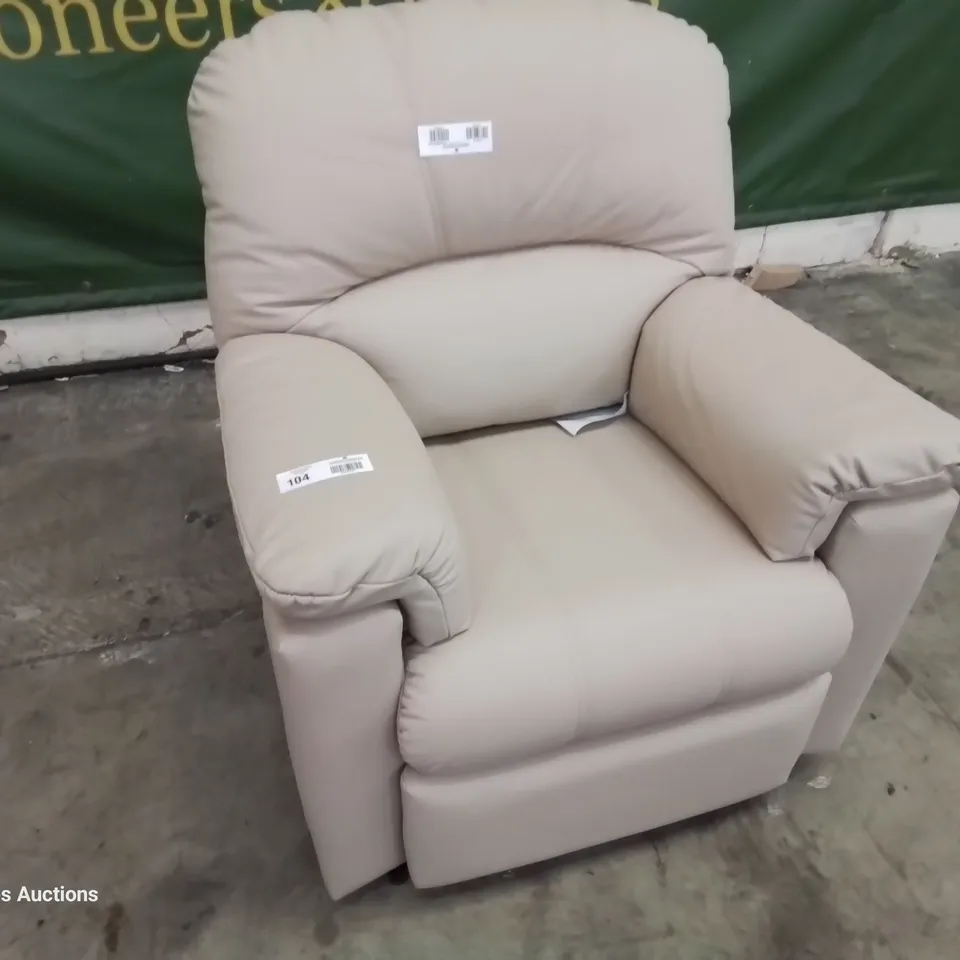 QUALITY BRITISH DESIGNER & MANUFACTURED G PLAN CHLOE SMALL MANUAL RECLINING EASY CHAIR CAMBRIDGE PLASTER LEATHER 