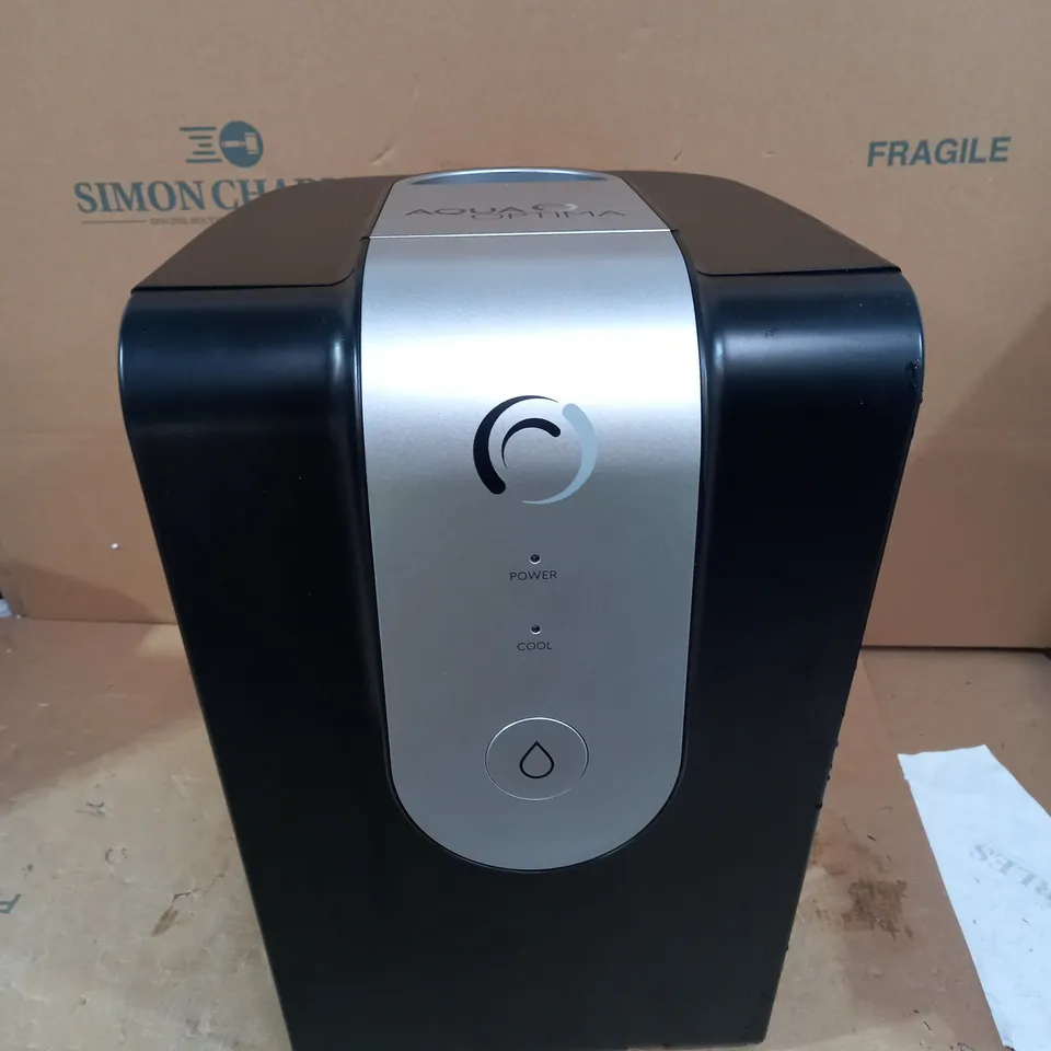 AQUA OPTIMA LUMI CHILLER