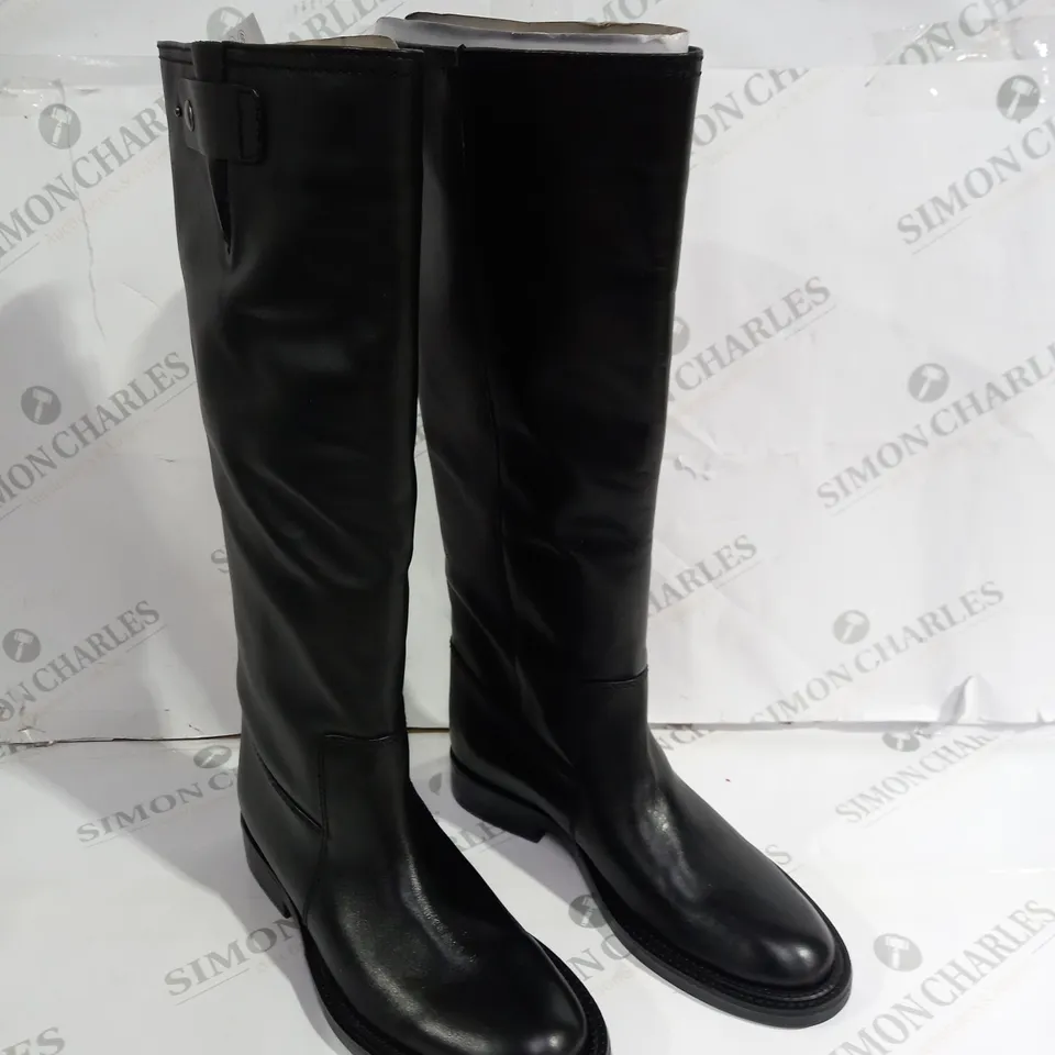PAIR OF ZARA BLACK BOOTS SIZE 39
