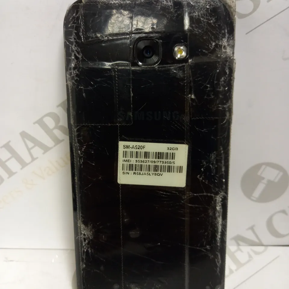 SAMSUNG SM-A520F  MOBILE PHONE