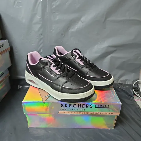 SKECHERS STREET TRAINERS - BLACK/PINK - SIZE 7