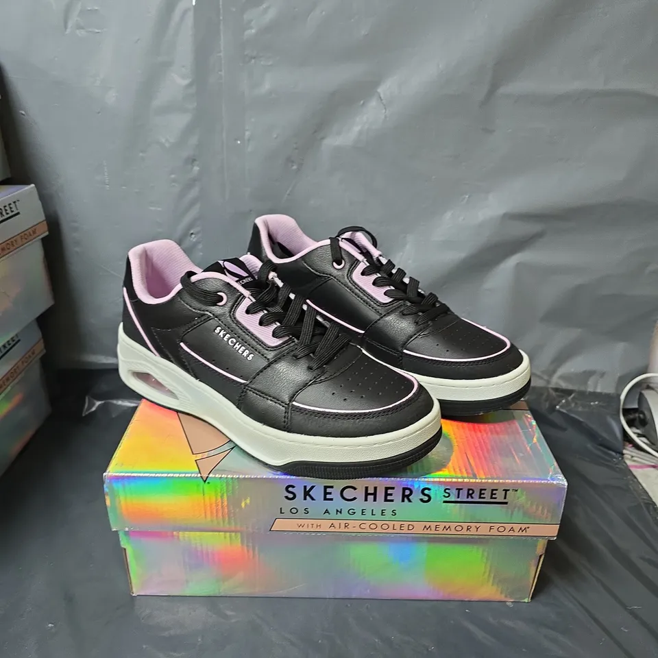 SKECHERS STREET TRAINERS - BLACK/PINK - SIZE 7