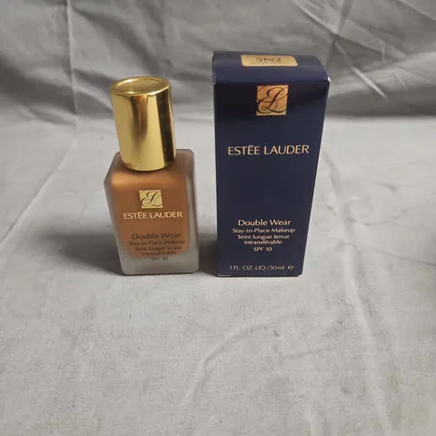 ESTÉE LAUDER DOUBLE WEAR STAY-IN-PLACE MAKEUP FOUNDATION – SHADE 5N2 AMBER HONEY – 30ML, BOXED