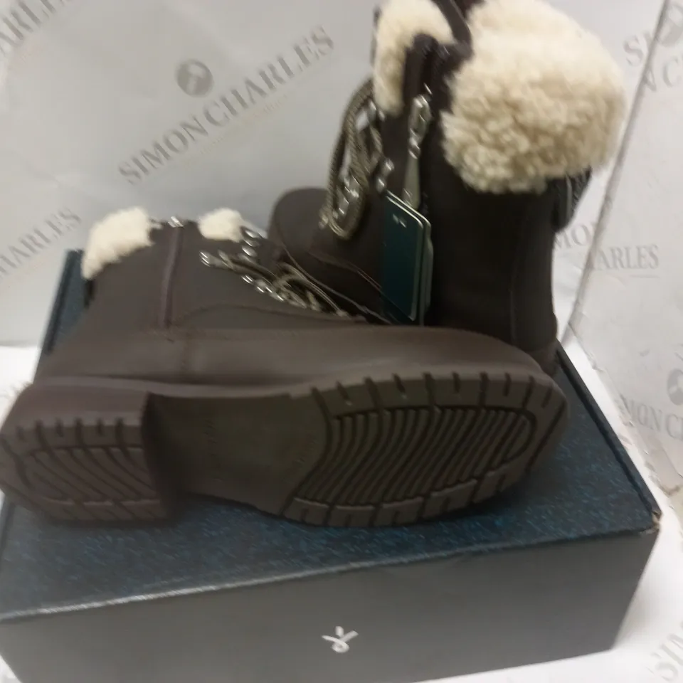 BOXED OKAB WATERPROOF ESPORESSO BOOT - SIZE 7