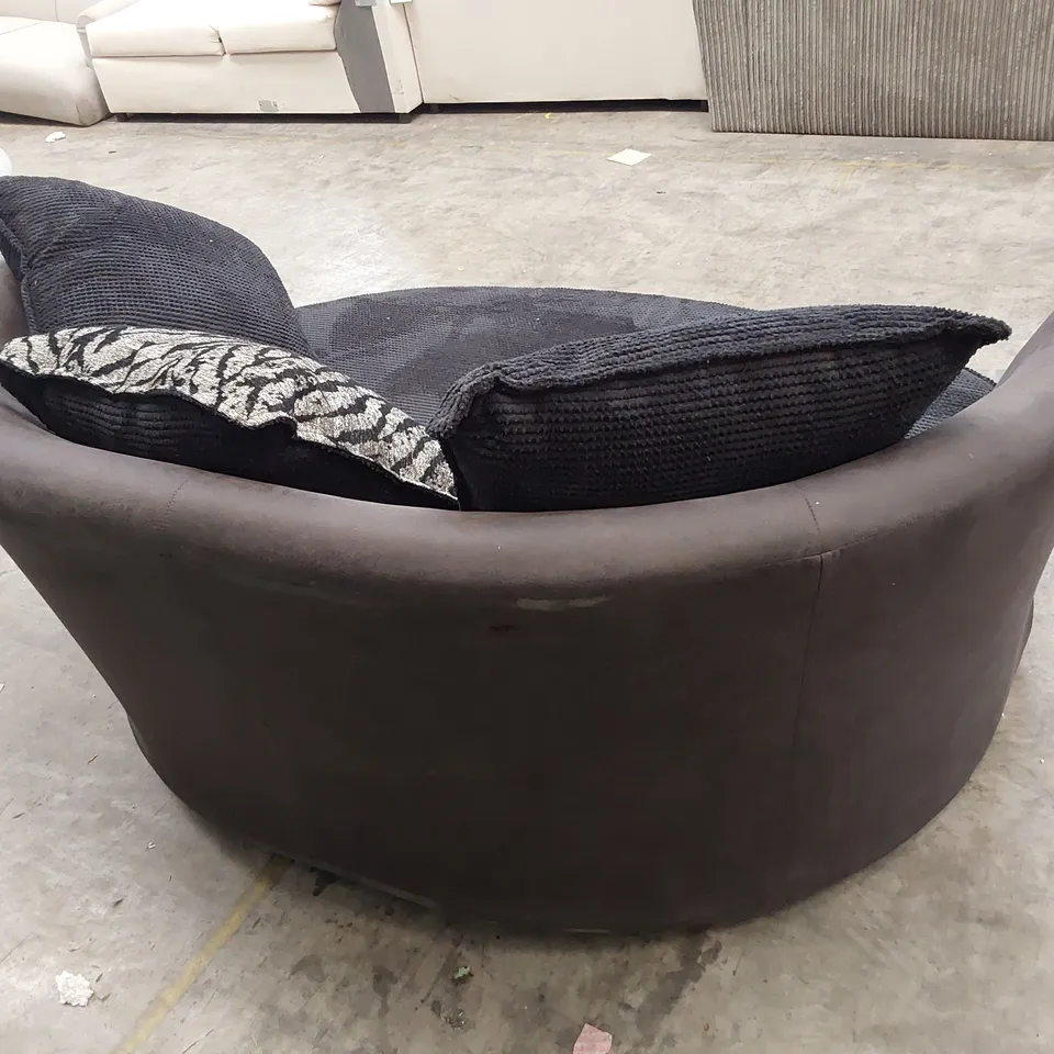 QUALITY DESIGNER SNUGGLE CHAIR BROWN FAUX LEATHER BLACK CORD