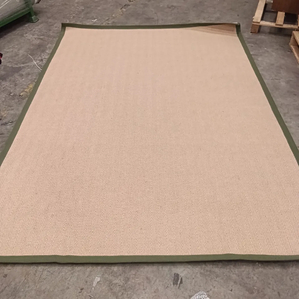 QUALITY DESIGNER AREA RUG - APPROXIMATELY 290CM X 200CM