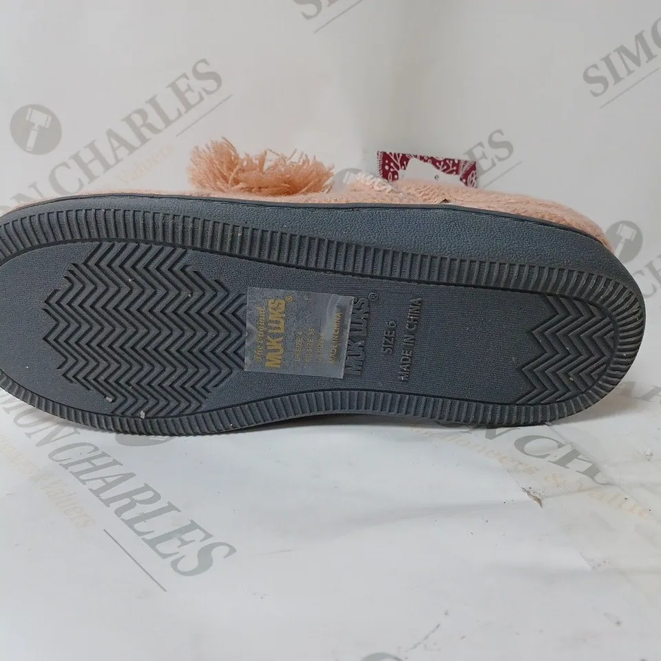 MUK LUKS LINA SLIPPER BOOT ROSE GOLD SIZE 4