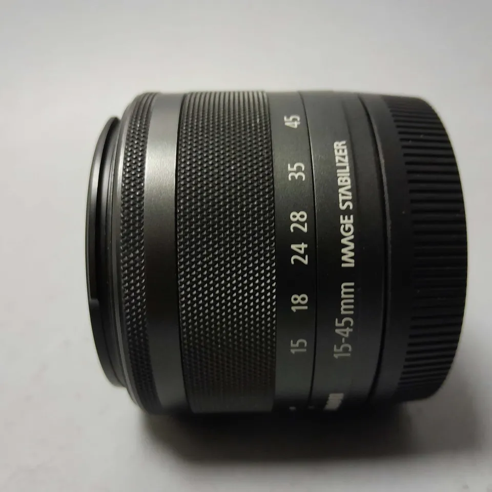 CANON ZOOM LENS EF-M 15-45mm 1:3.5-6.3 IS STM