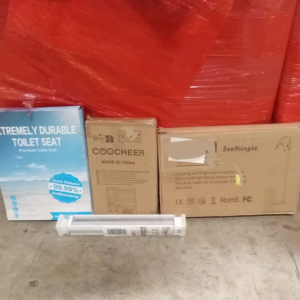 PALLET OF ASSORTED HOUSEHOLD GOODS AND PRODUCTS TO INCLUDE; TOILET SEAT, BLINDS, FLOOR LAMP ETC