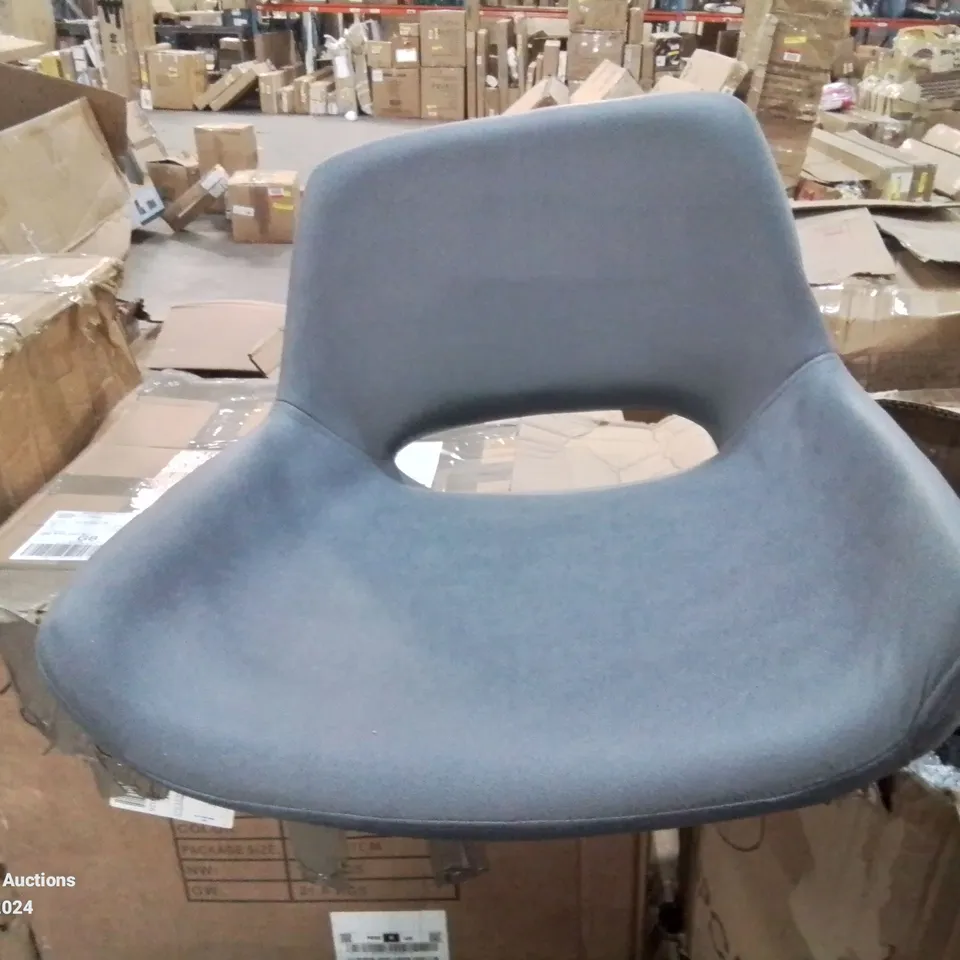 BOXED SET OF 2 SWIVEL CHAIRS IN VELVET GREY