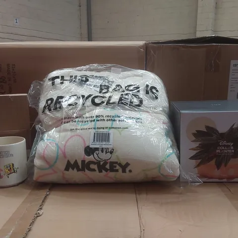 PALLET CONTAINING APPROXIMATELY 111x BRAND NEW TYPO DISNEY COLLAB PLANTERS, 390x BRAND NEW SPONGEBOB 'WHEN THE CAFFEINE HITS' MUGS, 14x BRAND NEW TYPO DISNEY COLLAB MICKEY MOUSE OVERSIZED HOODIES