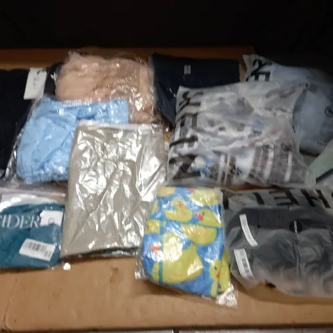 LARGE QUANTITY OF ASSORTED BAGGED CLOTHING ITEMS TO INCLUDE RIVER ISLAND, SHEIN AND CIDER