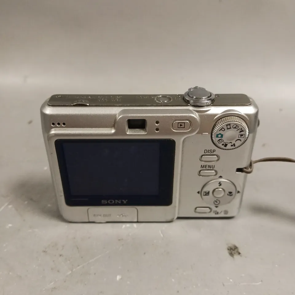 SONY CYBER-SHOT DSC-W35 DIGITAL CAMERA 