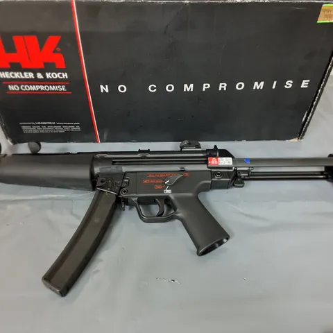 BOXED HECKLER & KOCH UMAREX MP5A5 GEN-2 GBBR AIRSOFT GUN WITH EXTRA MAGAZINES AND ACCESSORIES 