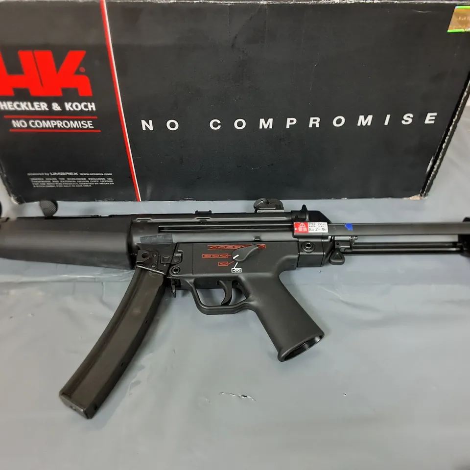BOXED HECKLER & KOCH UMAREX MP5A5 GEN-2 GBBR AIRSOFT GUN WITH EXTRA MAGAZINES AND ACCESSORIES 