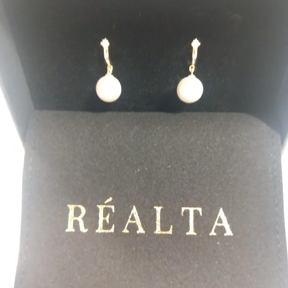 BOXED REALTA SET OF TWO EARRINGS