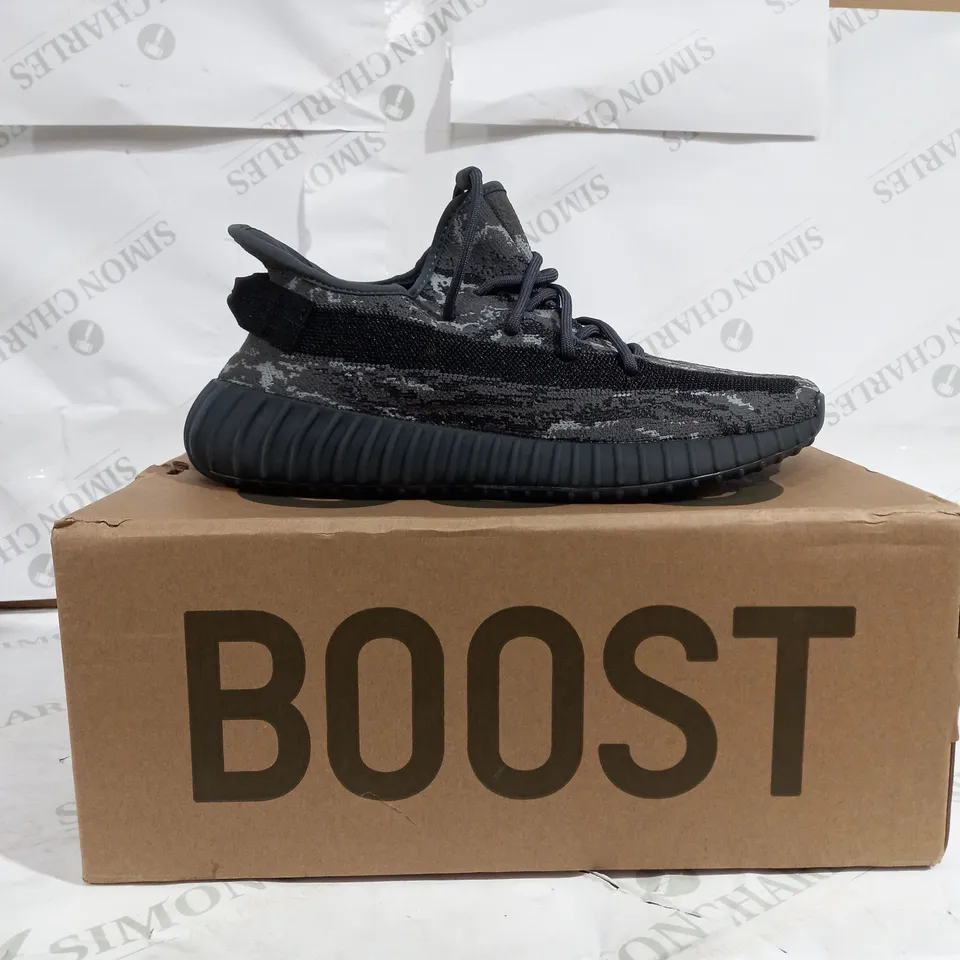 PAIR OF ADIDAS YEEZY 350 V2 IN CAMO GREY/BLACK - UK SIZE 9.5