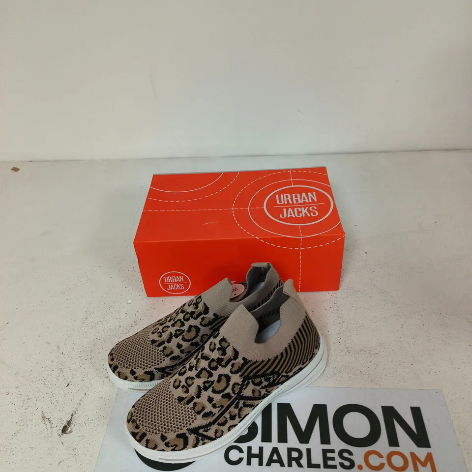 URBAN JACKS LEOPARD PRINT SLIP-ON TRAINERS – UK 6