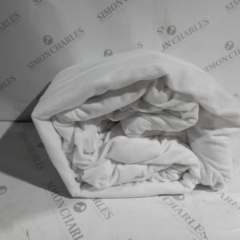 BOXED COZEE HOME LUNASOFT FITTED SHEETS AND PILLOWCASES COLLECTION IN BRIGHT WHITE - KING SIZE 