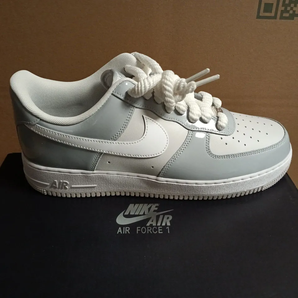 NIKE AIR FORCE 1 LV8 WOLF GREY/WHITE – MEN’S TRAINERS, UK 10