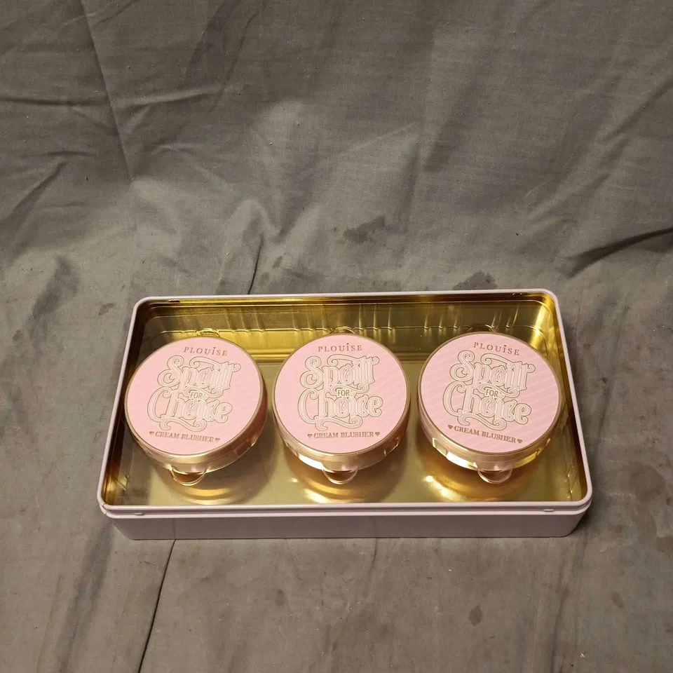 PLOUISE SPOILT FOR CHOICE BLUSHER SET IN PINK TIN. 3 ITEMS