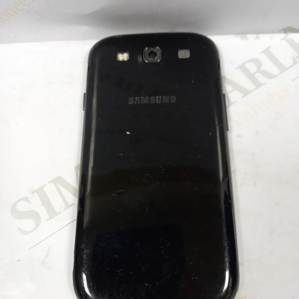 SAMSUNG GALAXY S III (GT-I9300)