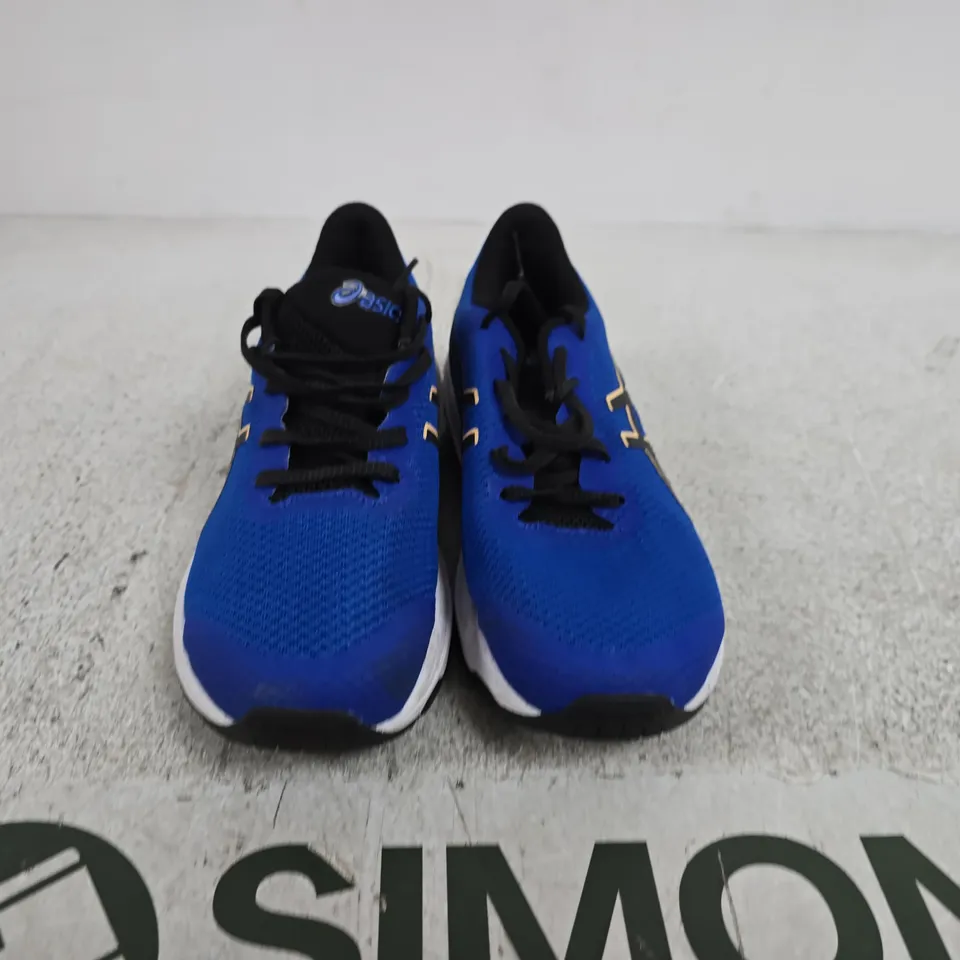 ASICS BLUE RUNNING SHOES – SIZE 3 