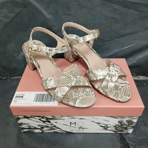 BOXED PAIR OF MODA IN PELLE LOTSIE SNAKE PRINT SHOES - 6