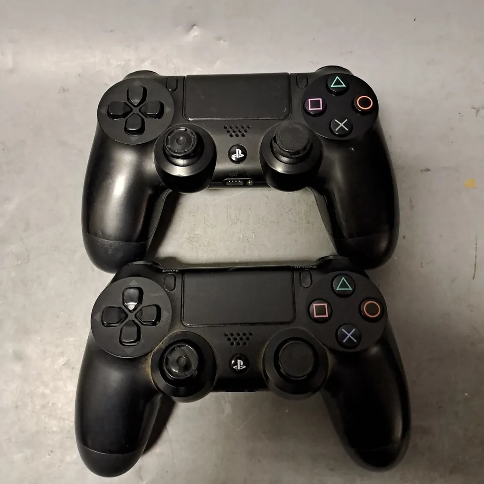 SET OF 2 PLAYSTION 4 CONTROLLERS IN BLACK