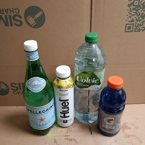 APPROXIMATELY 8 ASSORTED DRINKS TO INCLUDE HUEL BANANA, VOLVIC WATER, GATORADE FIERCE, ETC - COLLECTION ONLY