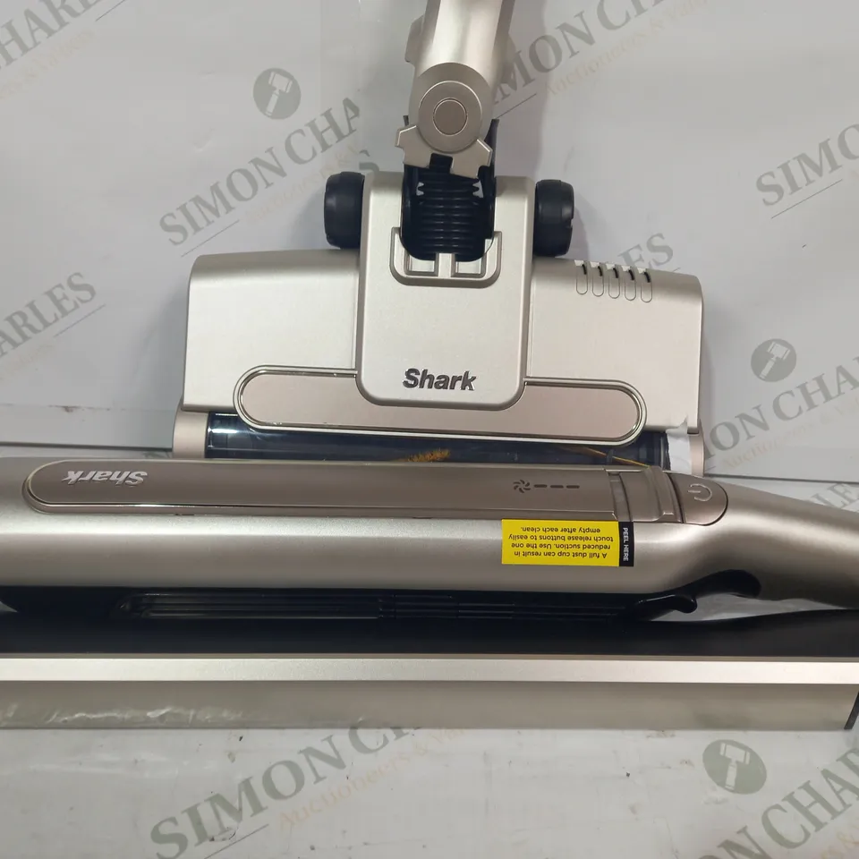 OUTLET SHARK WANDVAC 2-IN-1 LIGHTWEIGHT CORDLESS HANDHELD VACUUM CLEANER