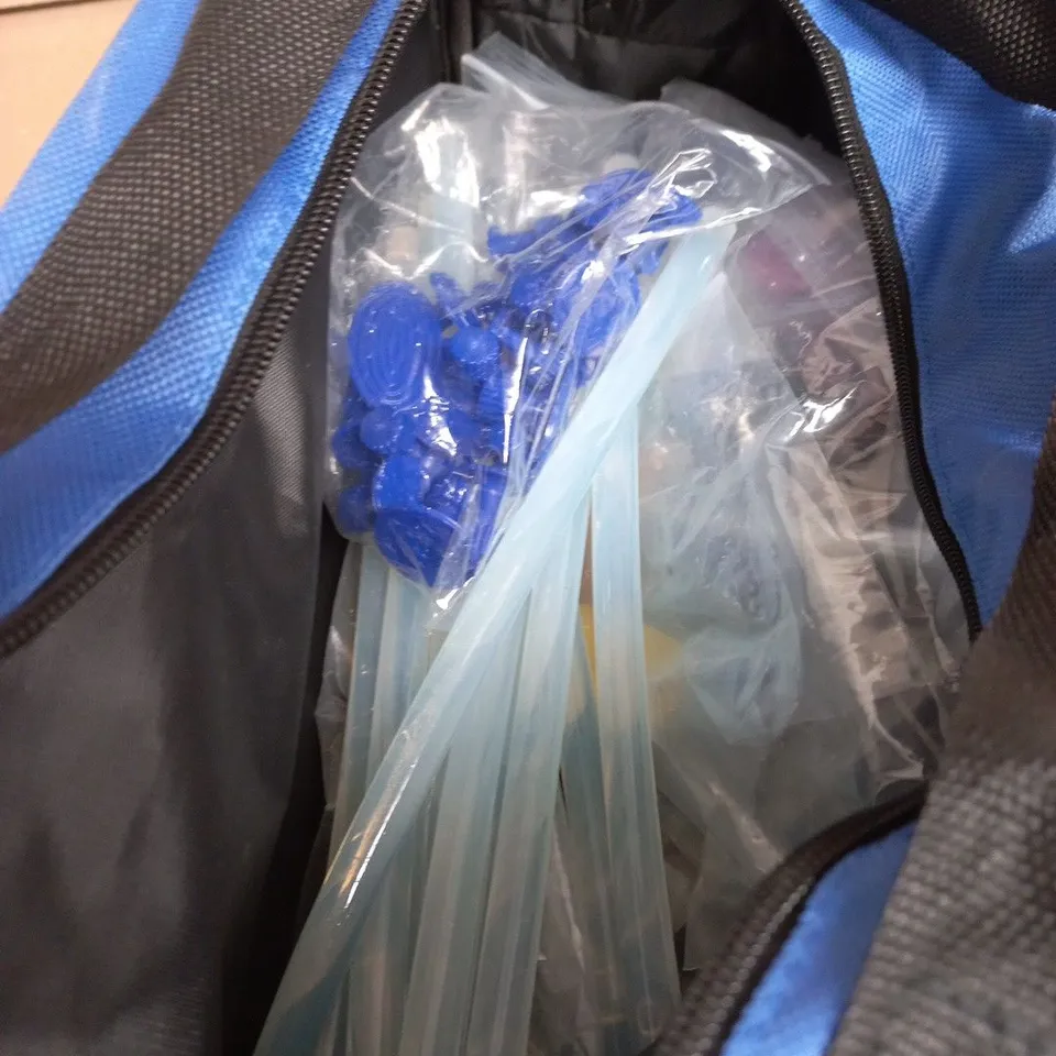 GLUE GUN WITH ACCESSORIES IN BAG