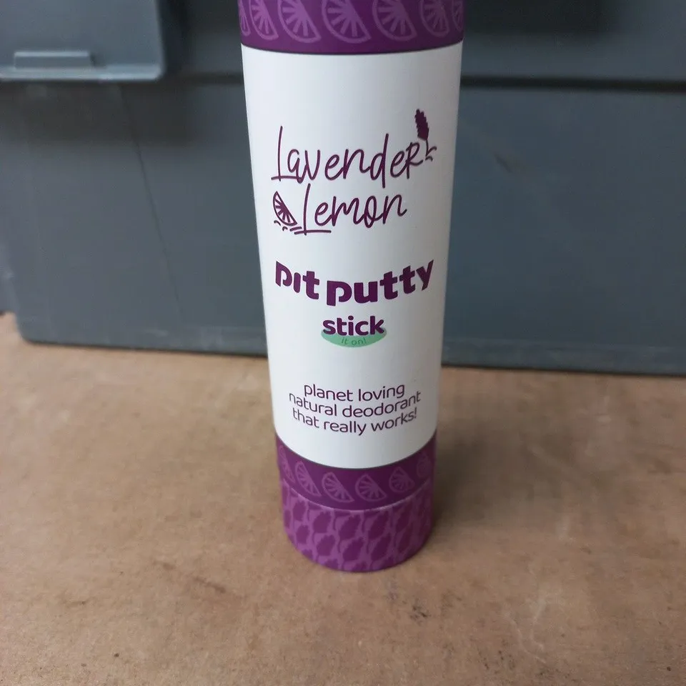 TOTE OF APPROXIMATELY 12 ASSORTED ITEMS TO INCLUDE: PIT PUTTY DEODORANT STICK