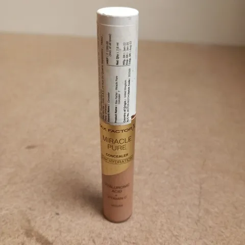 APPROXIMATELY 25 MAX FACTOR MIRACLE PURE CONCEALER – HYDRATION WITH HYALURONIC ACID & VITAMIN C