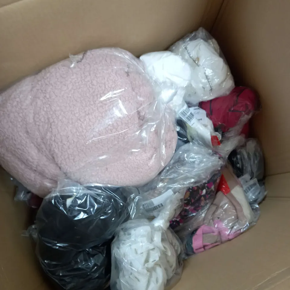 BOX OF APPROXIMATELY 15 ASSORTED CLOTHING ITEMS TO INCLUDE FAIR JUMPER, SHIRT, MAXI DRESS ETC