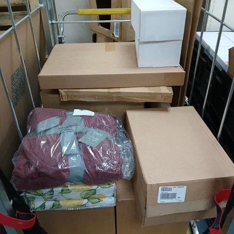 CAGE OF APPROXIMATELY 10 ASSORTED HOUSEHOLD ITEMS TO INCLUDE - 4FT FLAT TREE, COZEE HOME HOODED LOUNGER, AND COZEEHOME DUVET SET ETC. - COLLECTION ONLY