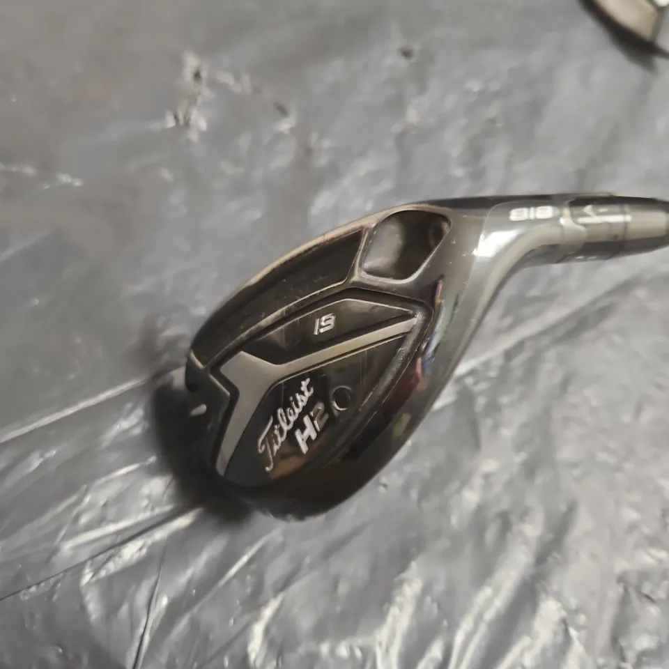 GOLF CLUBS – CALLAWAY ROGUE MAX DRIVER & TITLEIST CLUB TITLEIST 818H.