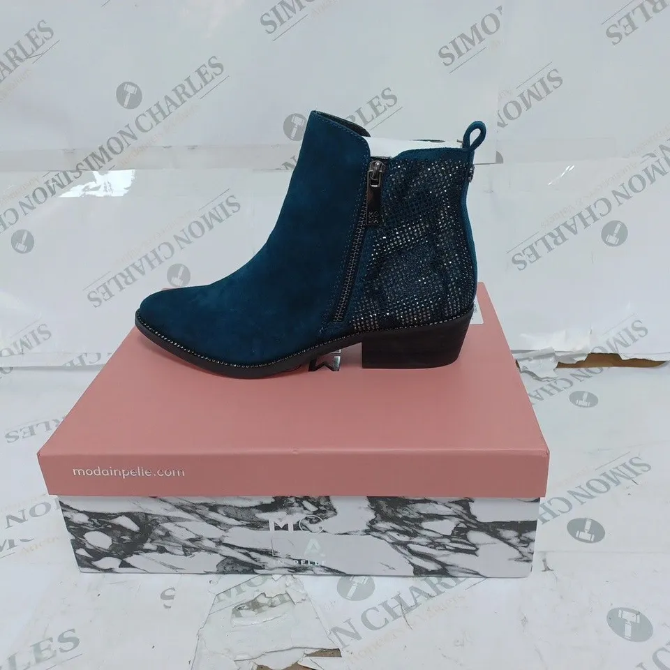 BOXED MODA IN PELLE TEAL KATREENA ANKLE BOOTS- SIZE 5 