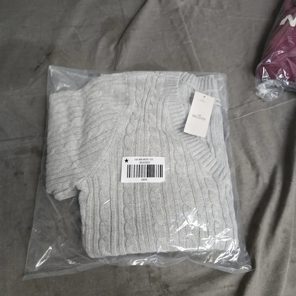 HOLLISTER GREY CABLE-KNIT SWEATER – UK LARGE