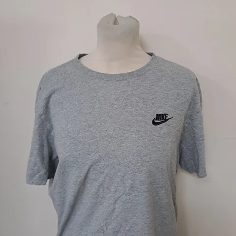 NIKE CASUAL GREY T-SHIRT SIZE M