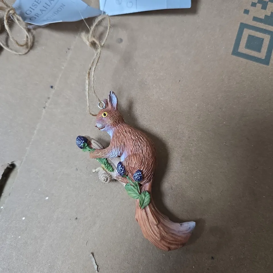 BOX OF ASSORTED GISELA GRAHAM SMALL SQUIRREL DECORATIONS 