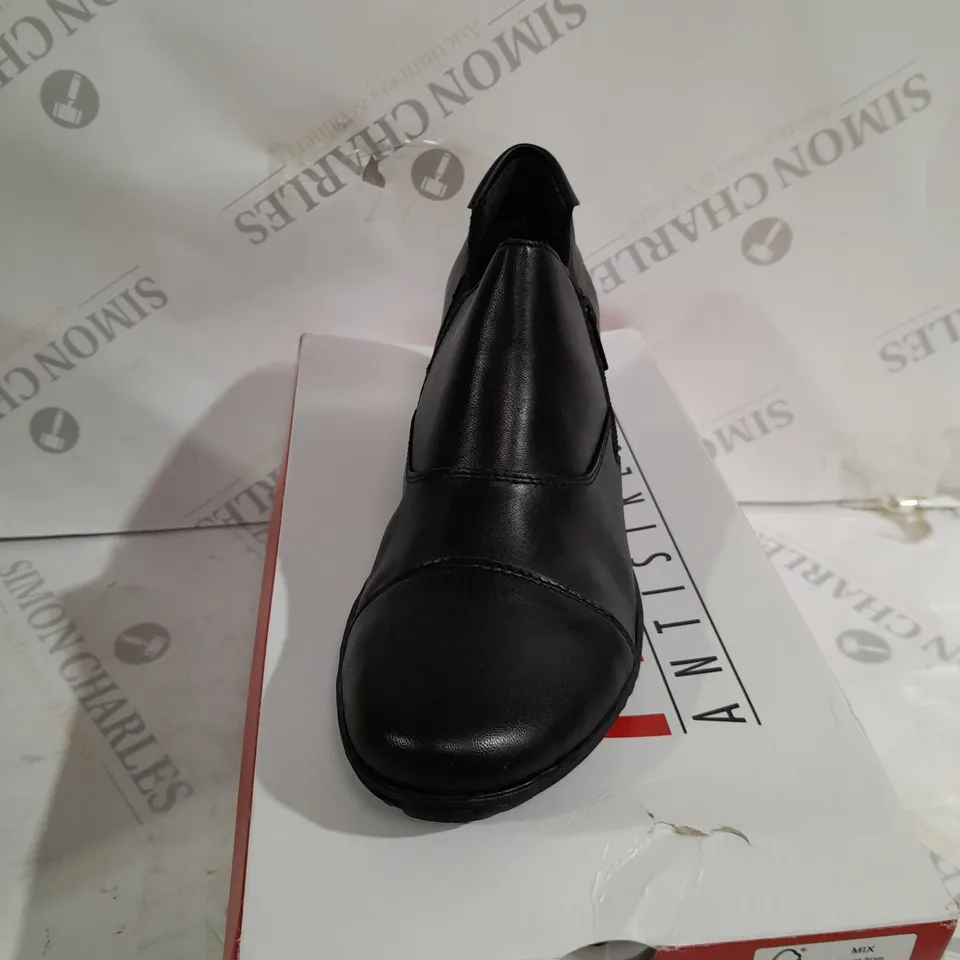 BOXED PAIR OF RIEKER SHOE BOOTS IN BLACK UK SIZE 6.5